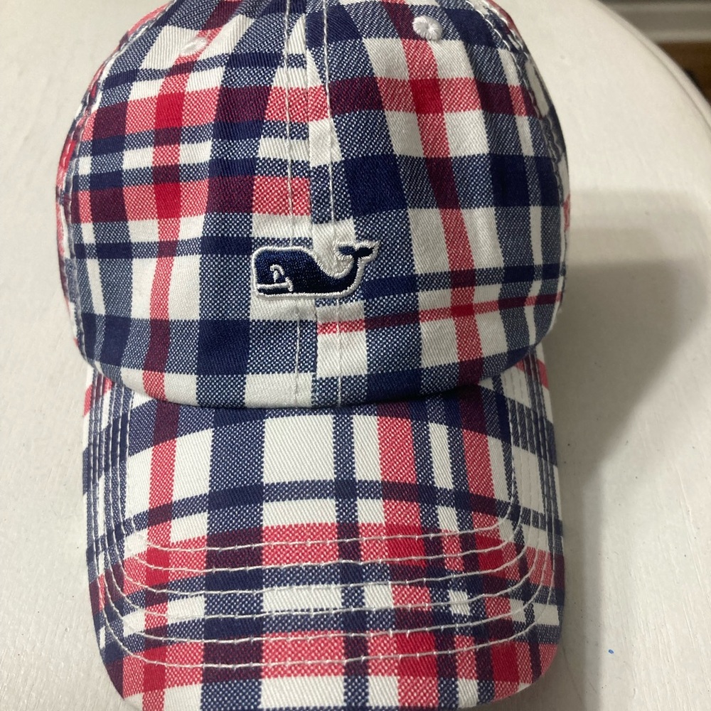 Men’s Vineyard Vines hat, adjustable. Only worn once or twice. Perfect condition